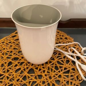 Lexon Oblio 10W charging station with built-in UV sanitizer